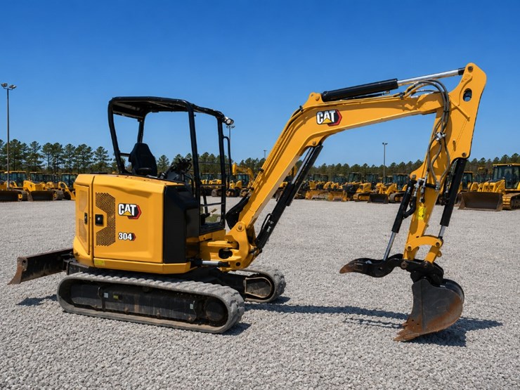 2022-caterpillar-304-image-2