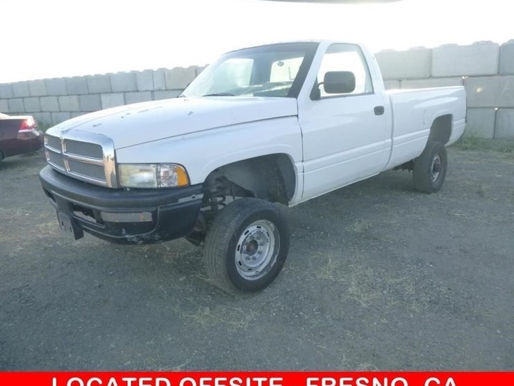 1996-dodge-ram-2500-image-1