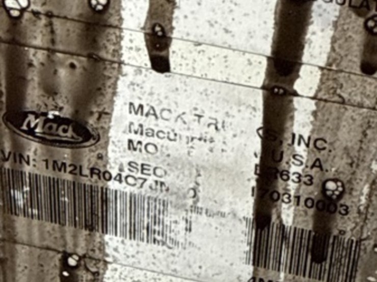 2018-mack-lr-rear-loading-trash-truck-image-34