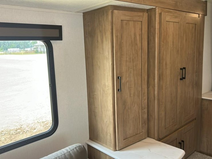 #143-•-2024-forest-river-coachmen-freedom-express-ultra-lite-246rks-camper-image-50