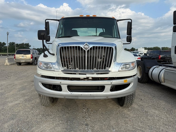 2008-international-durastar-4400-image-2