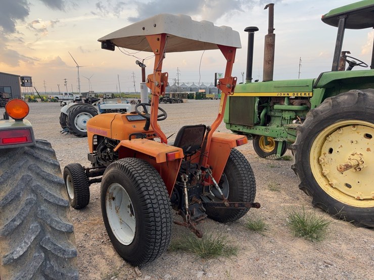 2004-tractor-king-200-image-6