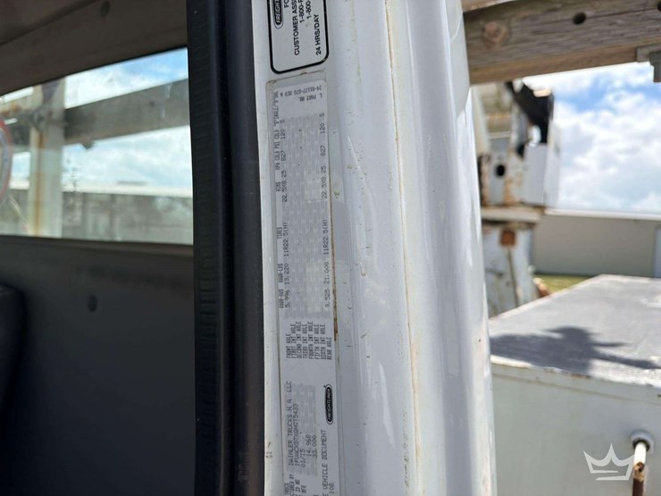 2016-freightliner-m2-106-image-9
