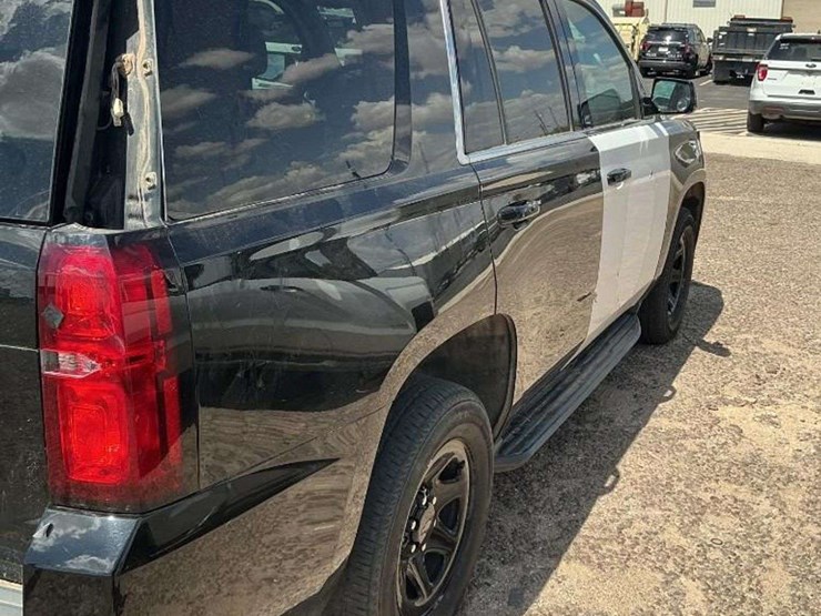 2020-chevrolet-tahoe-image-4