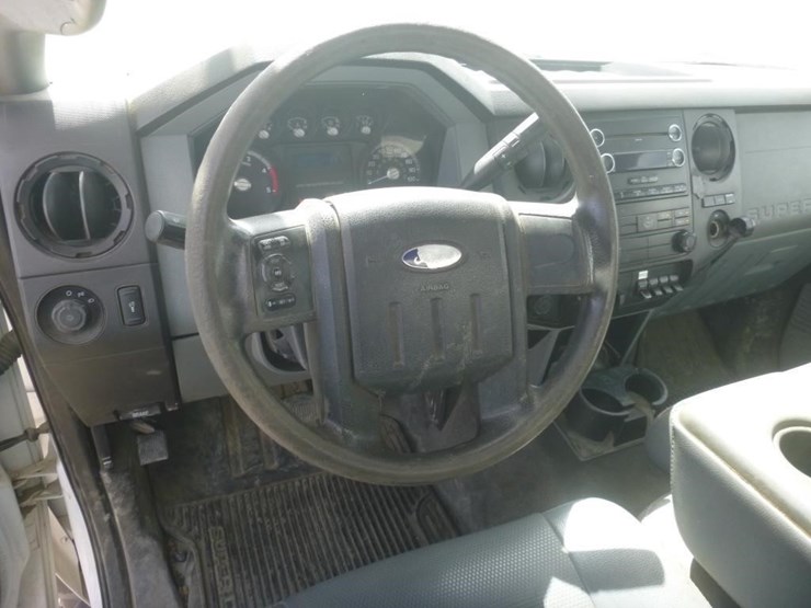 2011-ford-f550-image-18