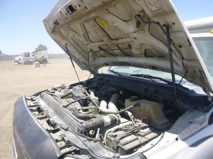 2011-ford-f550-image-19