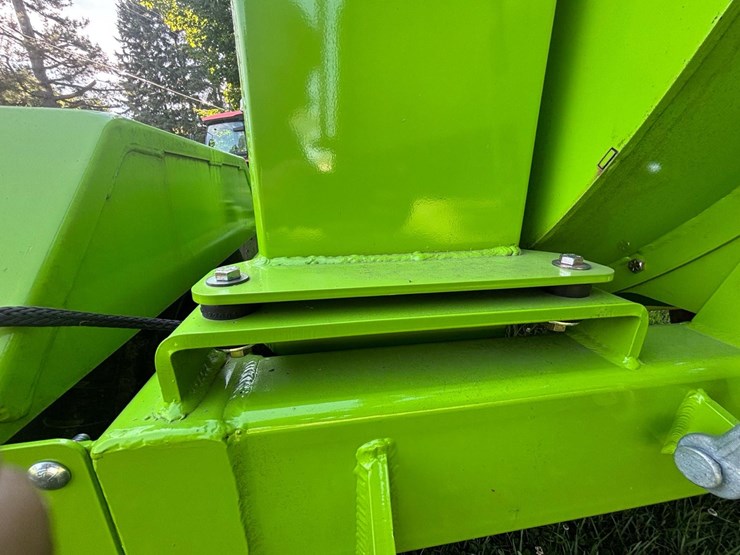 #157-•-2024-vortex-v12-31-towable-brush-chipper-image-14