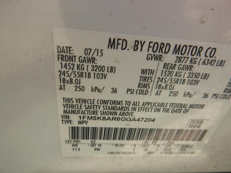 2016-ford-explorer-image-16