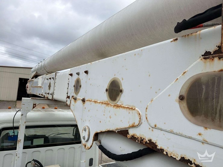 2016-freightliner-m2-106-image-31