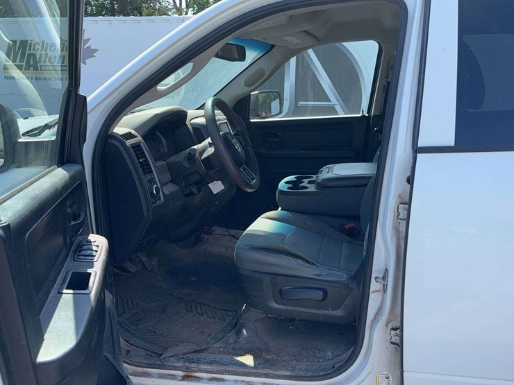 2019-ram-1500-classic-image-9