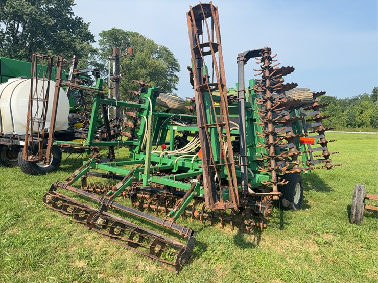 2200-turbo-till-(2200tt)-22'-with-gandy-air-seeder-image-5