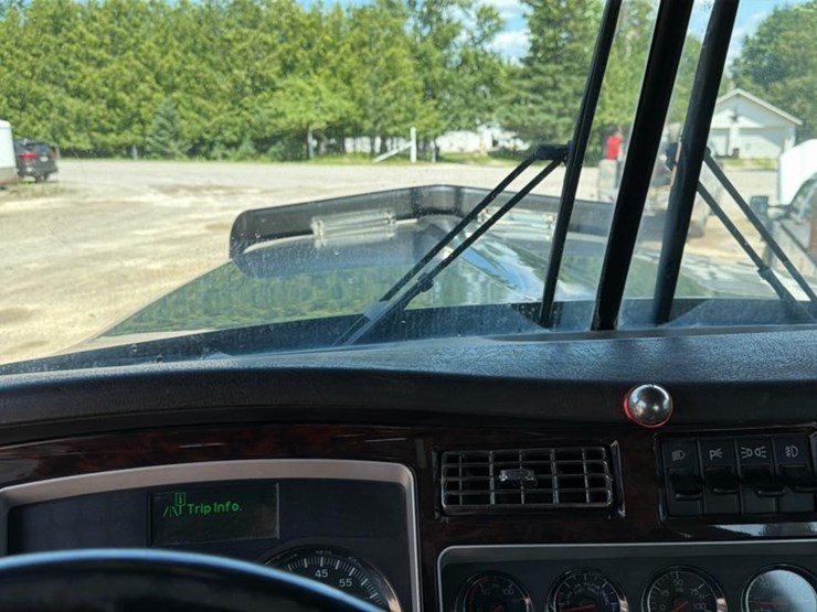 #127-•-2015-kenworth-log-truck-image-64