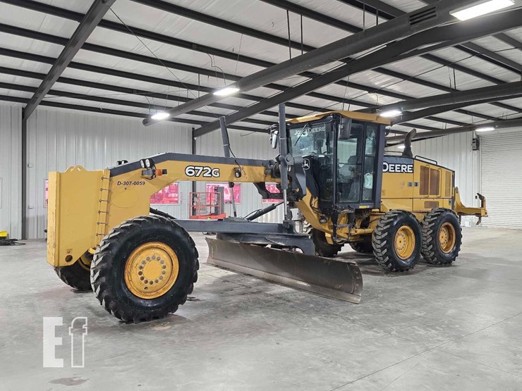 2011-deere-672g-image-1