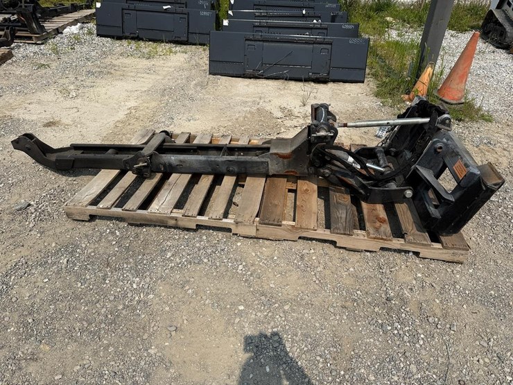 kubota-l4455a--4-pt-hitch-and-subframe-wh-auto-latch-uni-tach-image-1