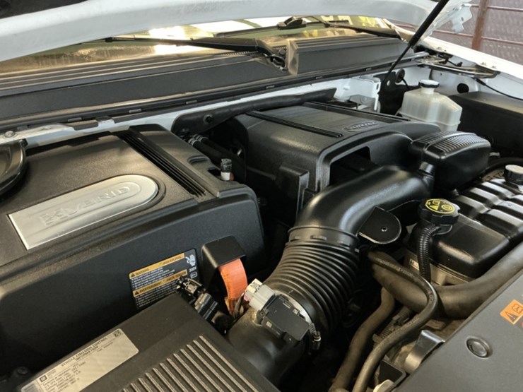 2013-chevrolet-tahoe-image-12