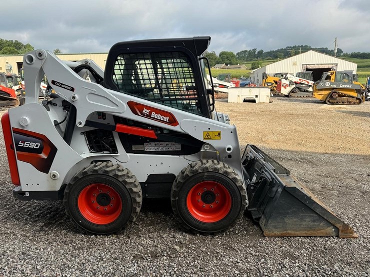 2025-bobcat-s590-image-5