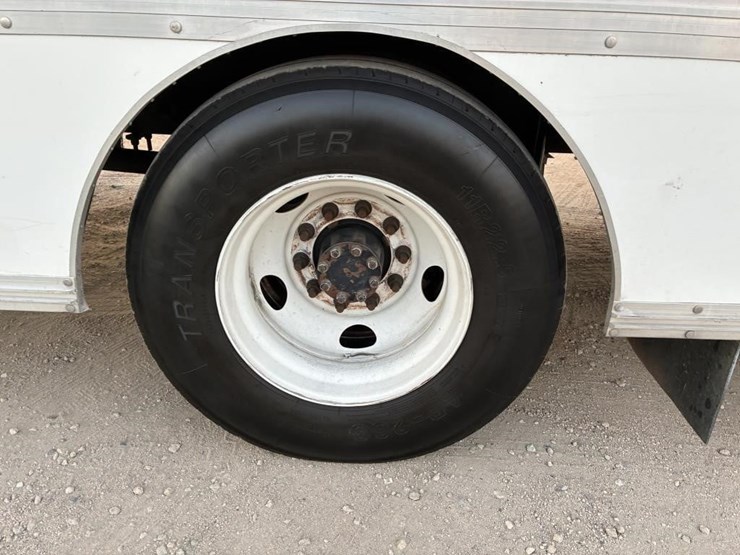 2016-ford-f650-xlt-image-8