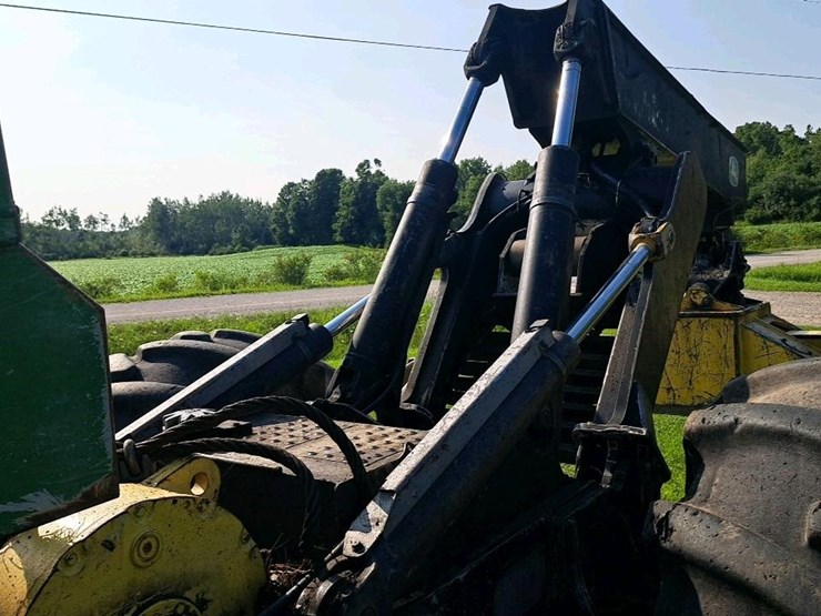 2008-deere-748h-image-24
