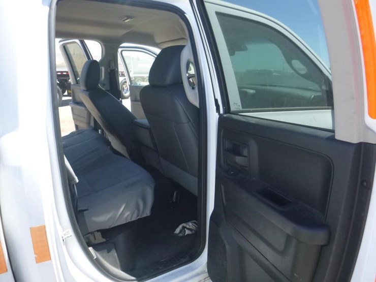 2015-dodge-1500-image-8