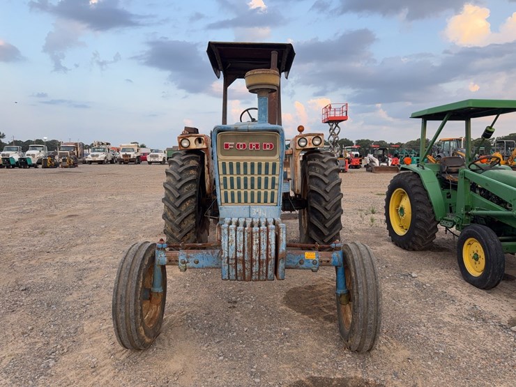 ford-tractor-image-2