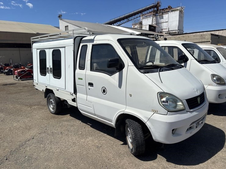 2009-miles-tianjin-qingyuan-lsv-utility-truck-image-2
