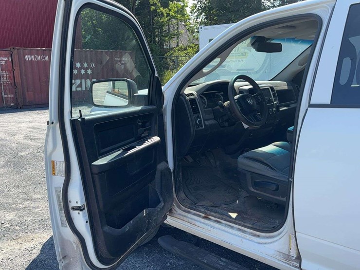 2019-ram-1500-classic-image-10