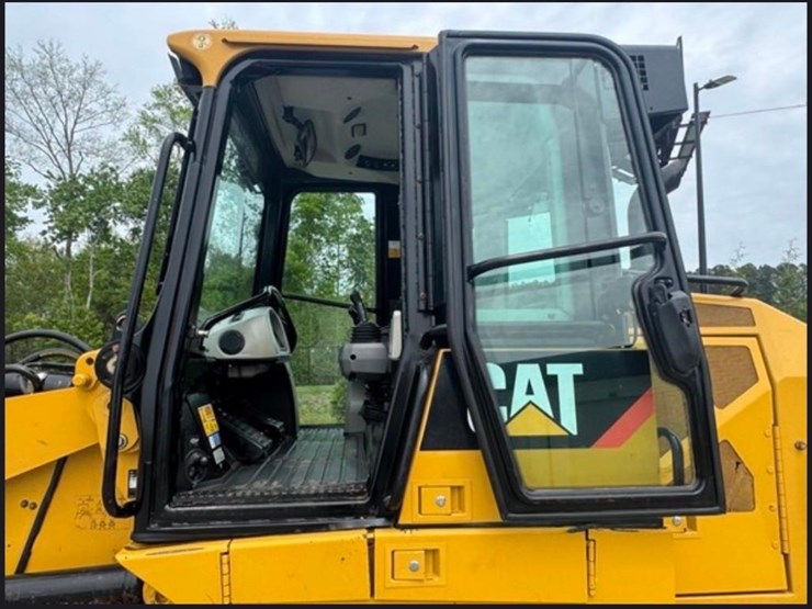 2017-caterpillar-953d-image-9