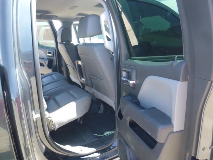 2018-chevrolet-1500-image-8
