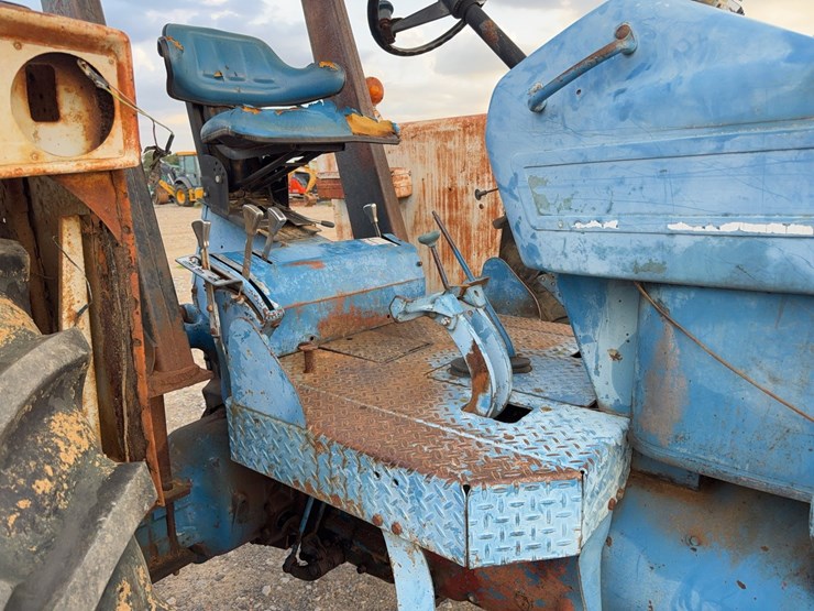 ford-tractor-image-49