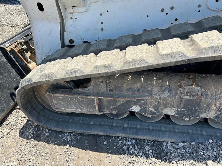 2017-bobcat-t750-image-17