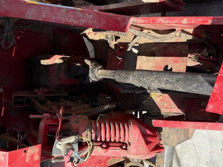 2015-new-holland-fp230-image-49