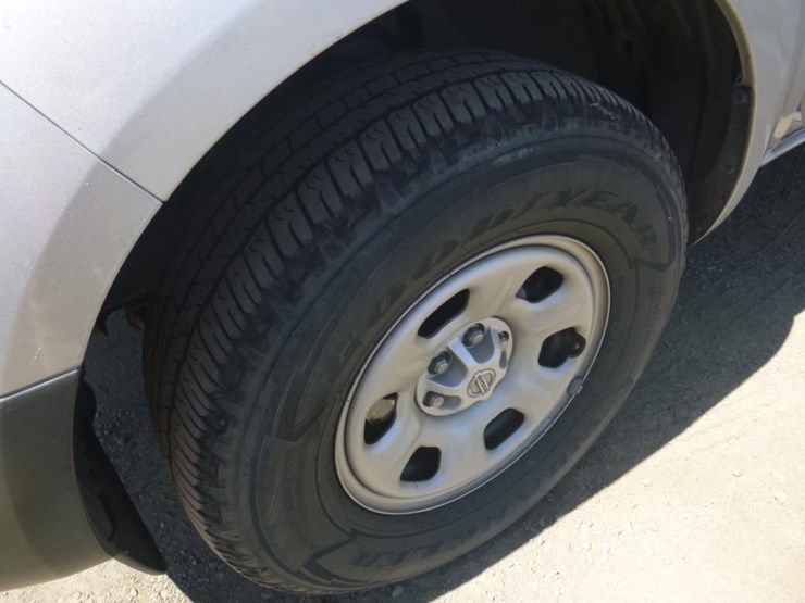 2016-nissan-frontier-image-13