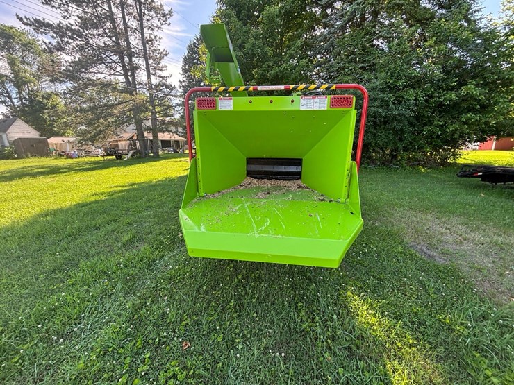 #157-•-2024-vortex-v12-31-towable-brush-chipper-image-29