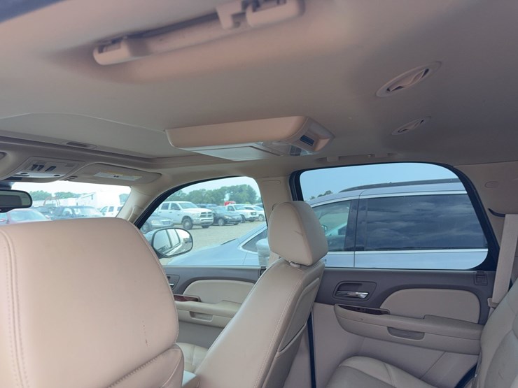 2009-chevrolet-tahoe-image-24