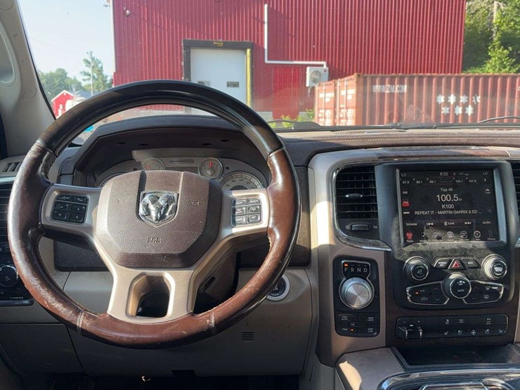 2016-ram-1500-laramie-longhorn-image-17