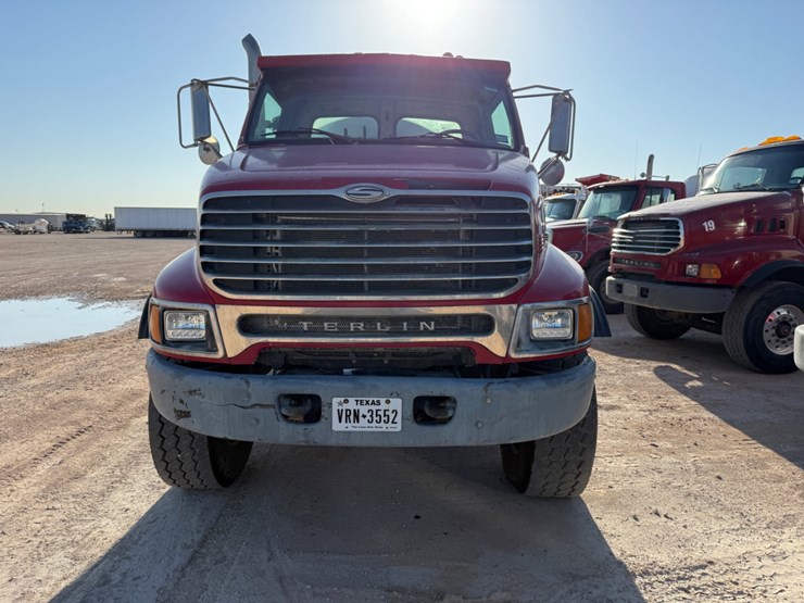 2005-sterling-lt9500-image-2