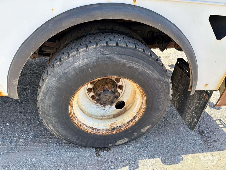 2019-international-durastar-4300-image-22