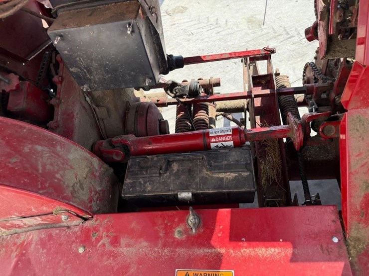 2015-new-holland-fp230-image-52