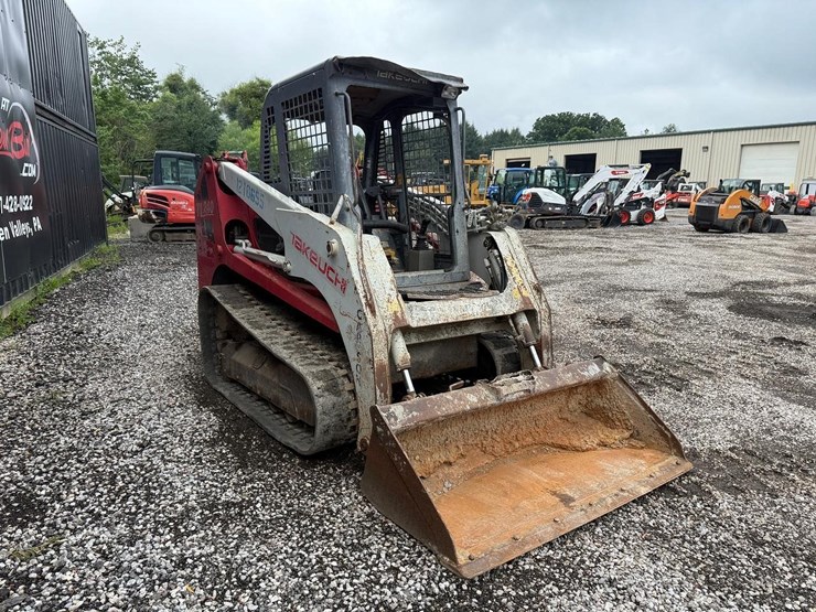 2011-takeuchi-tl240-image-6