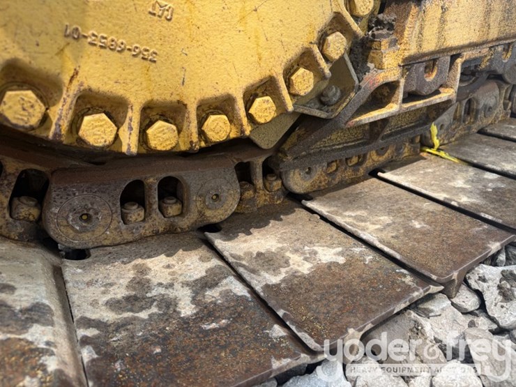 2019-caterpillar-d6k2-lgp-image-23