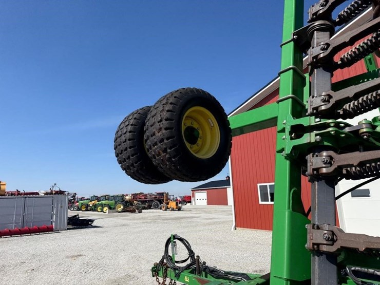 2015-john-deere-1990-image-22