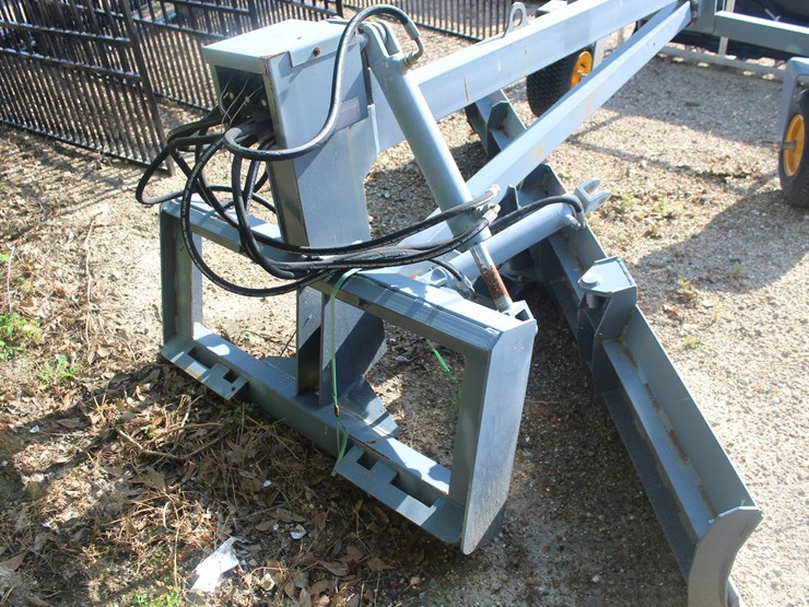 #35831-•-hyd-grader-attachment-with-wheels-image-4