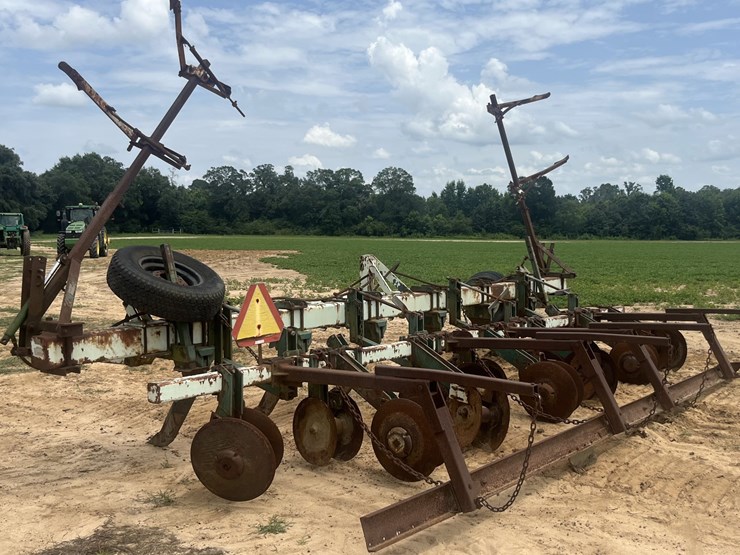 kmc-6-row-ripper-bedder-image-4