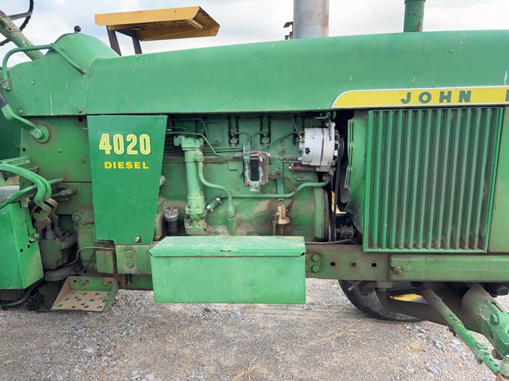 john-deere-4020-image-32