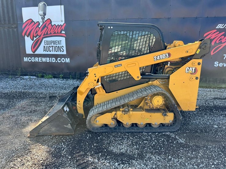2020-caterpillar-249d3-image-3