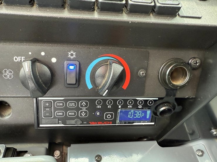 takeuchi-tb280fr-image-25