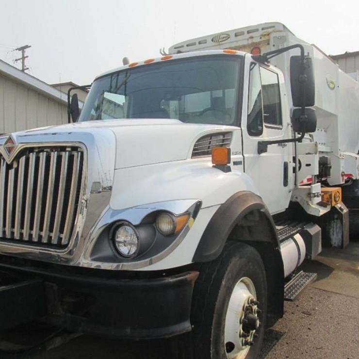 2011 INTERNATIONAL WORKSTAR 7400