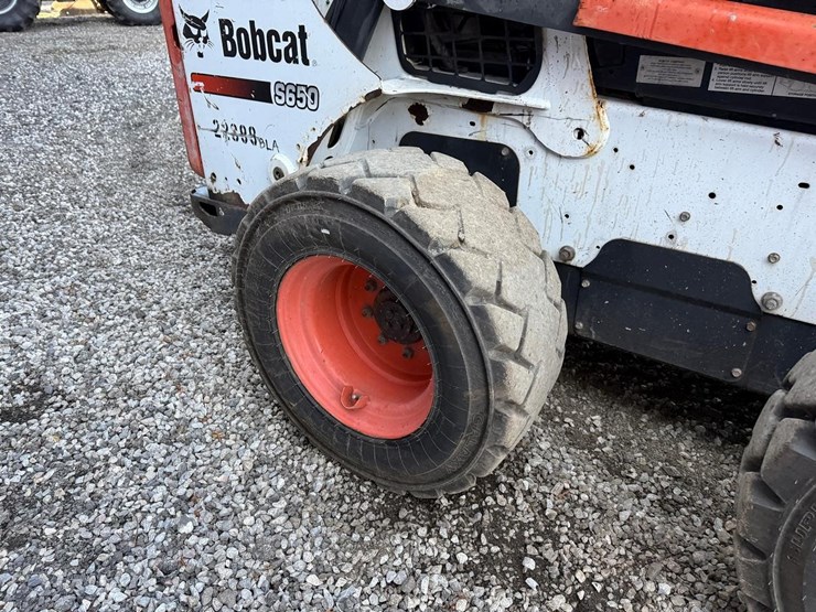 2015-bobcat-s650-image-13