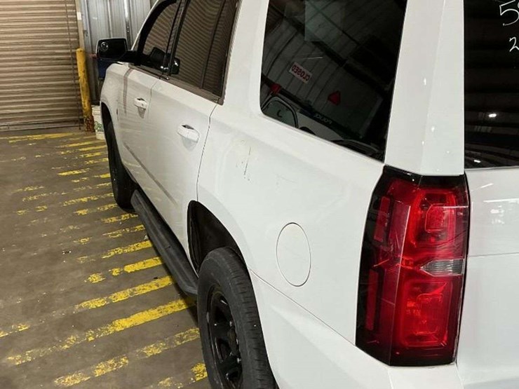 2019-chevrolet-tahoe-image-12