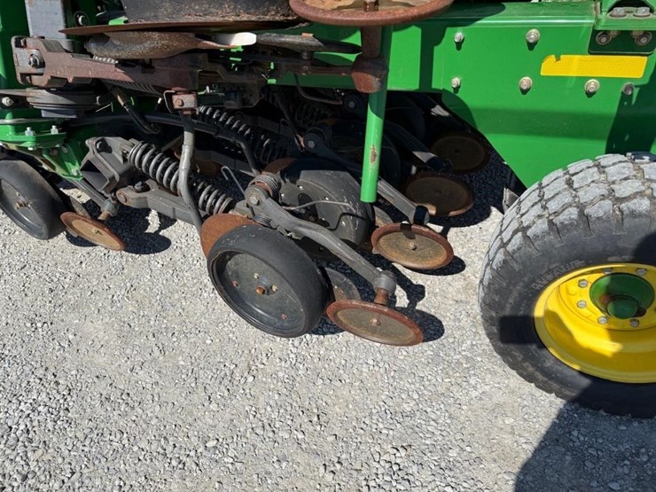 2015-john-deere-1990-image-15
